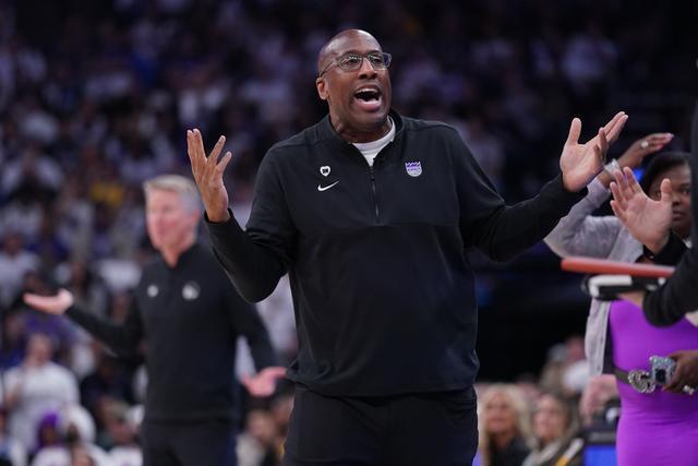 Windhorst：福克斯下半场低效 哈珀表现更好&主帅却没多给时间
